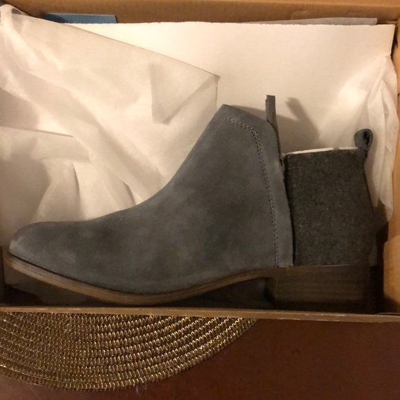 toms grey boots